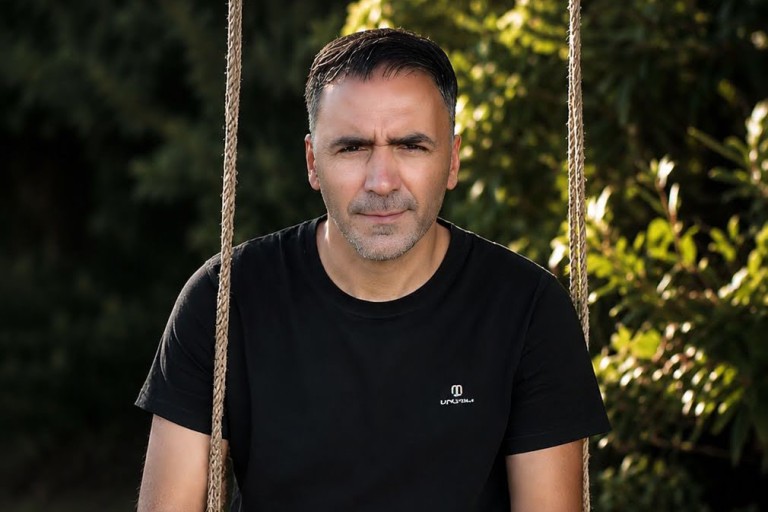Read more about the article Γιάννης Χαντζαρίδης